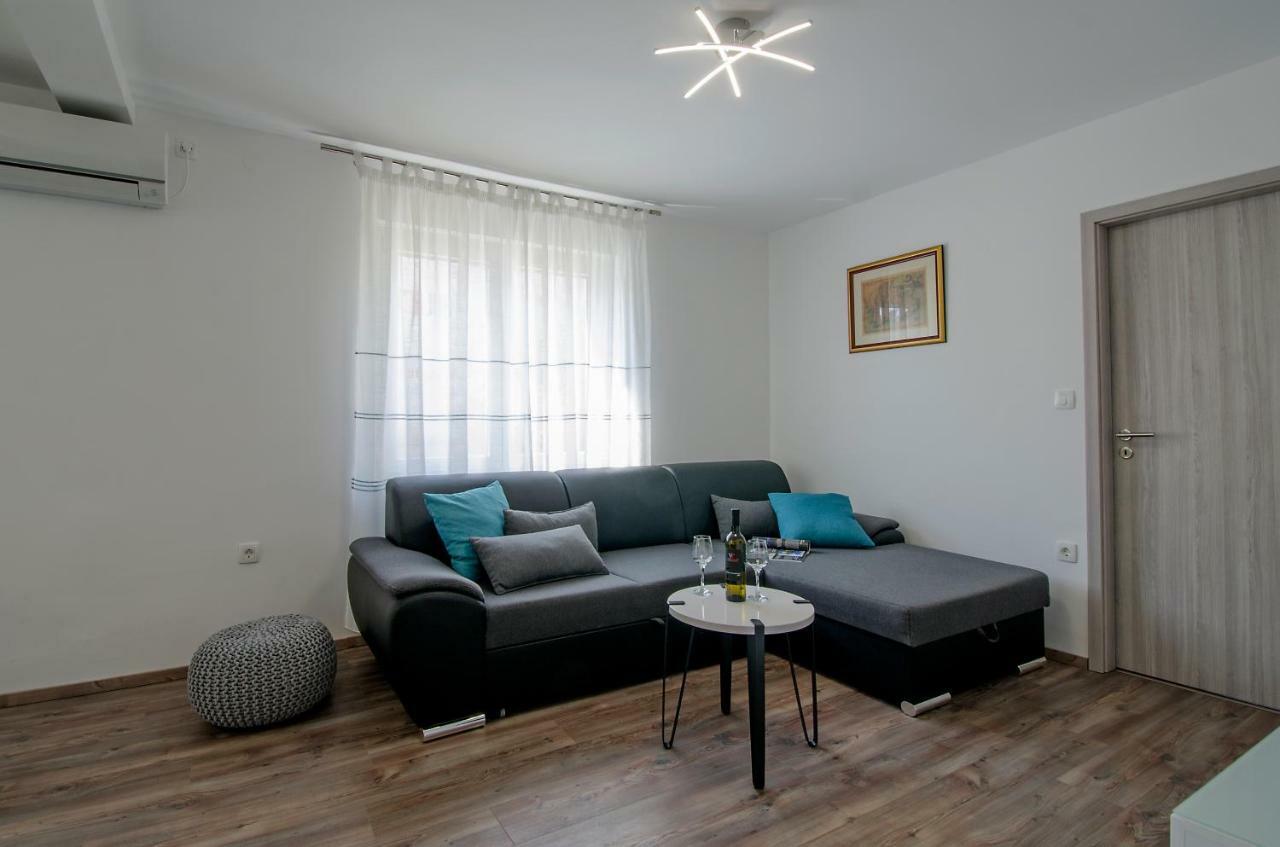 Apartment Pula R&D Luaran gambar